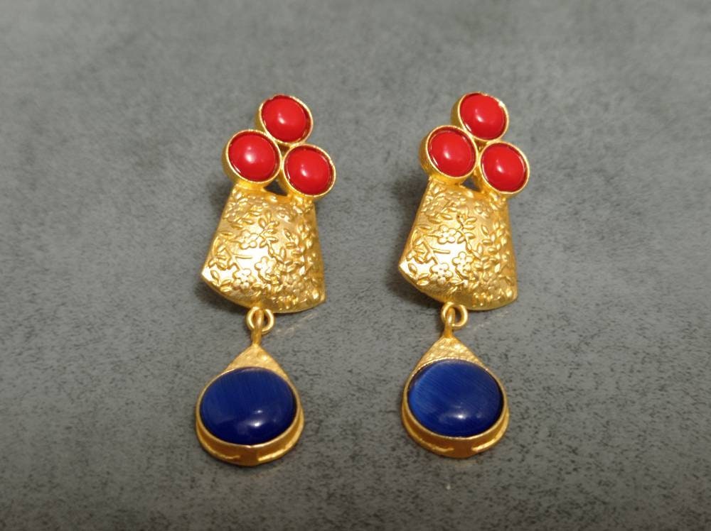 Gold Plated Brass Earrings with Coral Blue Cat Eye – Dangle Daisy Flower Studs