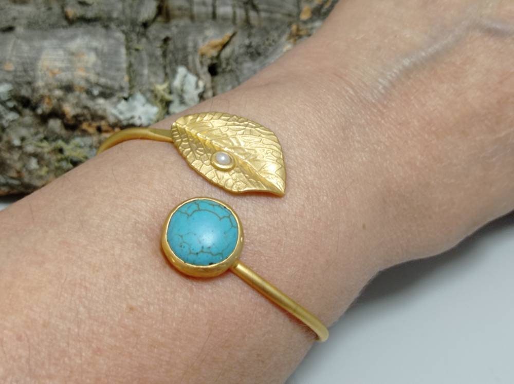 Adjustable Blue Howlite Leaf Bracelet, Gold Plated Brass, Pearl Accents